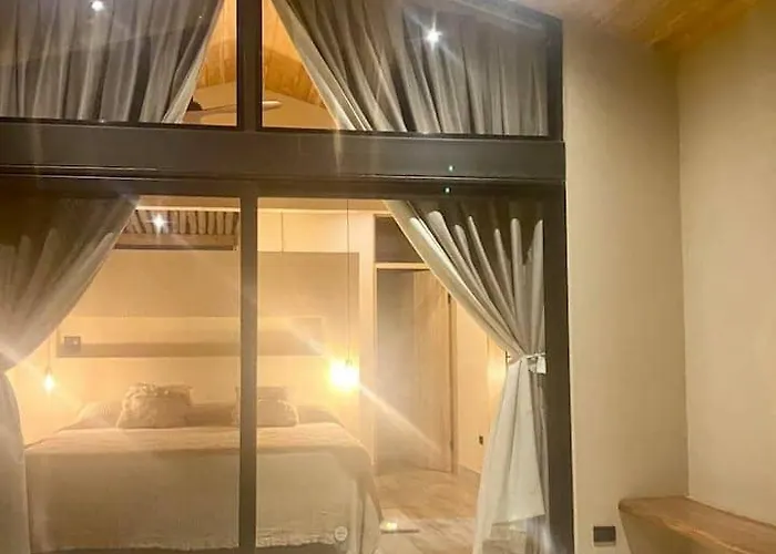 Kaliah Luz W Pool, Horses & Nearby *