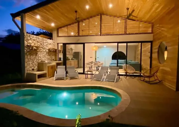 Kaliah Luz W Pool, Horses & Nearby *